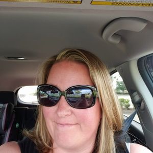 Meet your Posher, Kelley